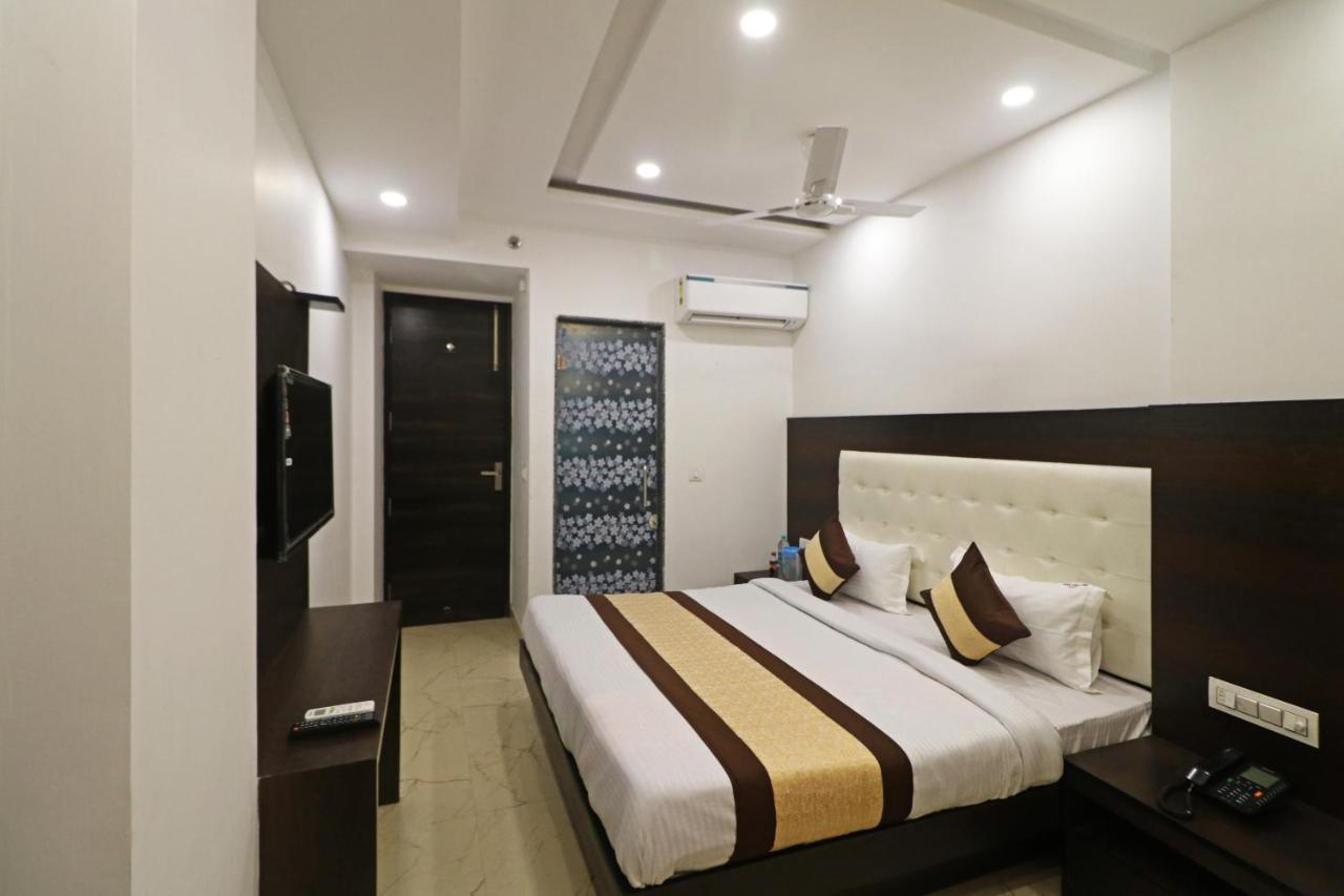 Silver Shine New Delhi - Comfort Stay Exteriör bild