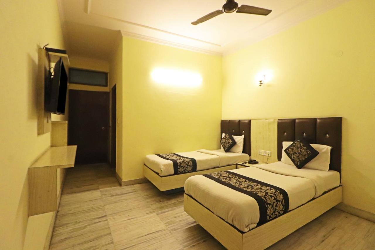 Silver Shine New Delhi - Comfort Stay Exteriör bild