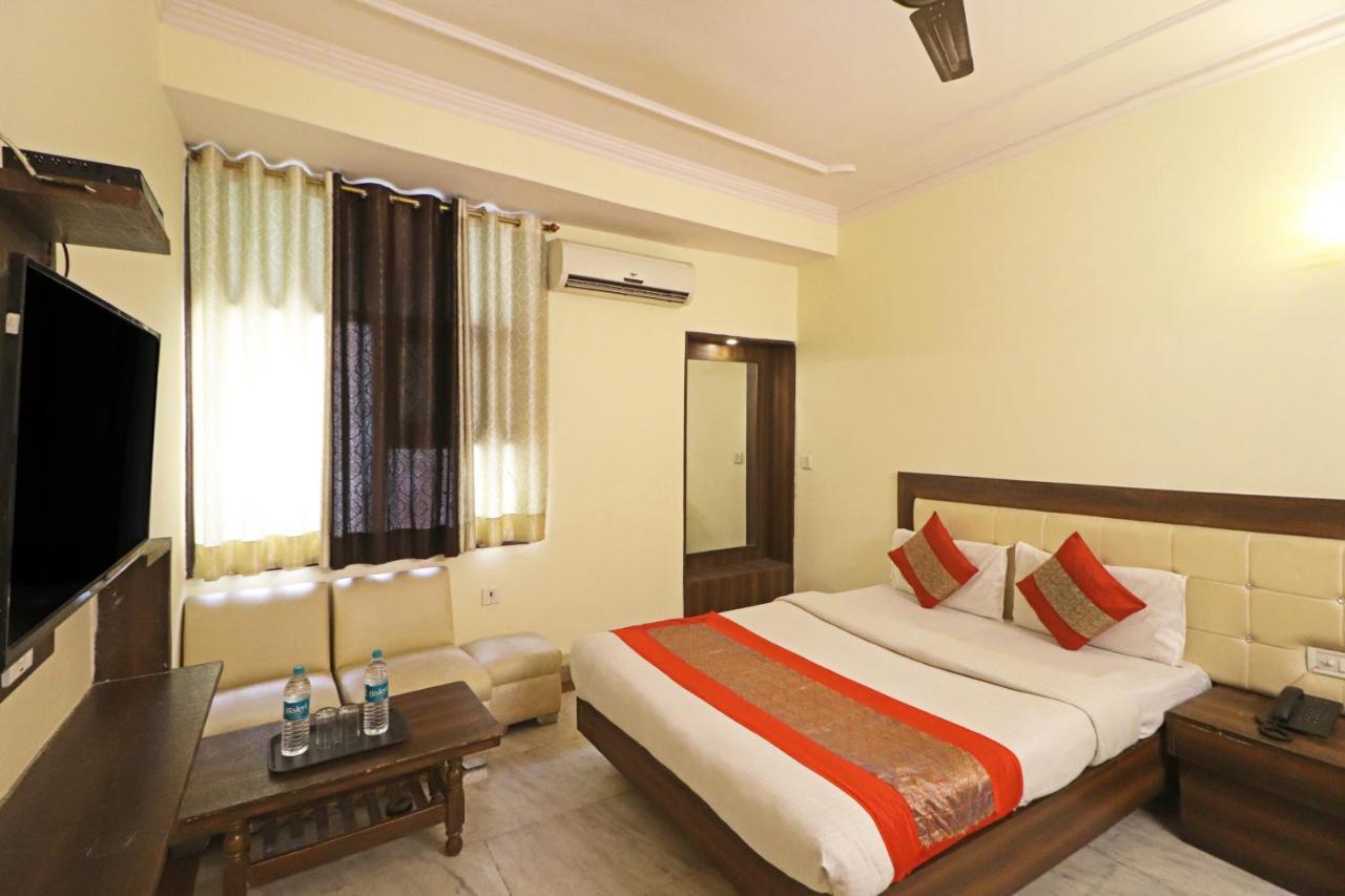 Silver Shine New Delhi - Comfort Stay Exteriör bild