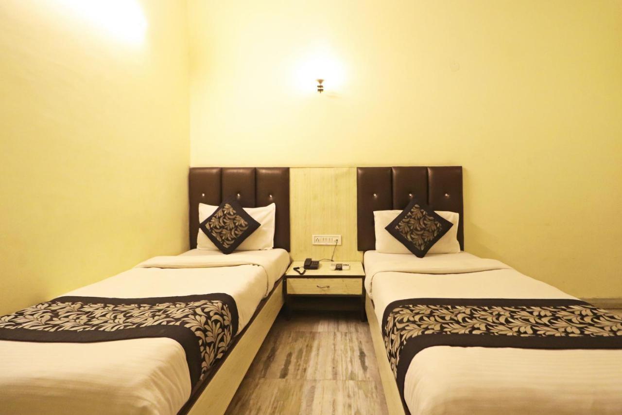 Silver Shine New Delhi - Comfort Stay Exteriör bild