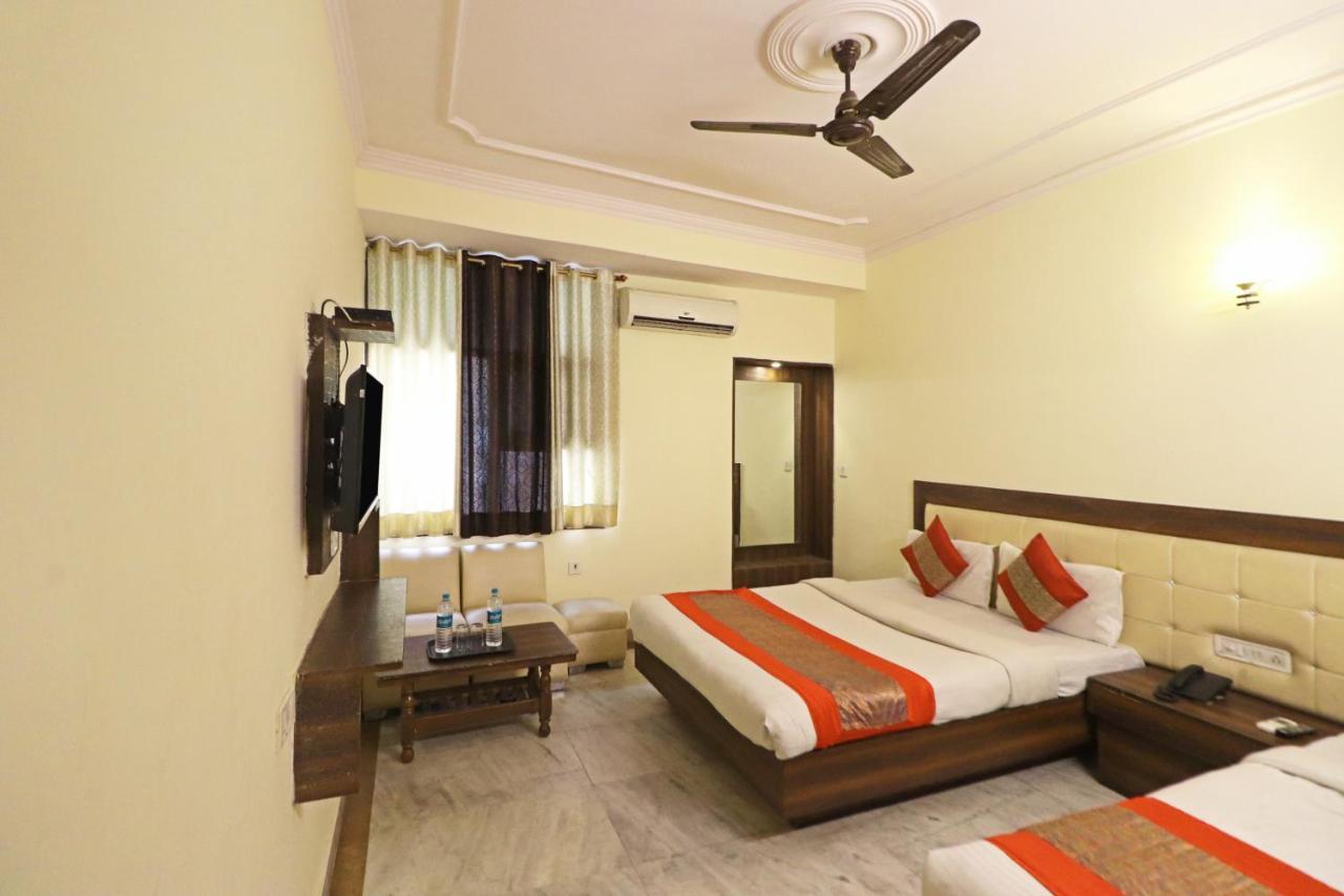 Silver Shine New Delhi - Comfort Stay Exteriör bild
