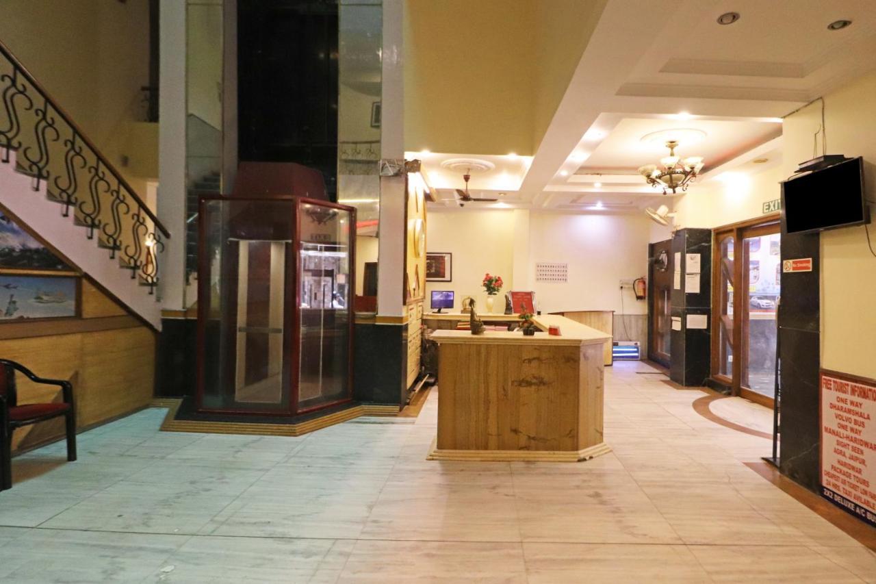 Silver Shine New Delhi - Comfort Stay Exteriör bild