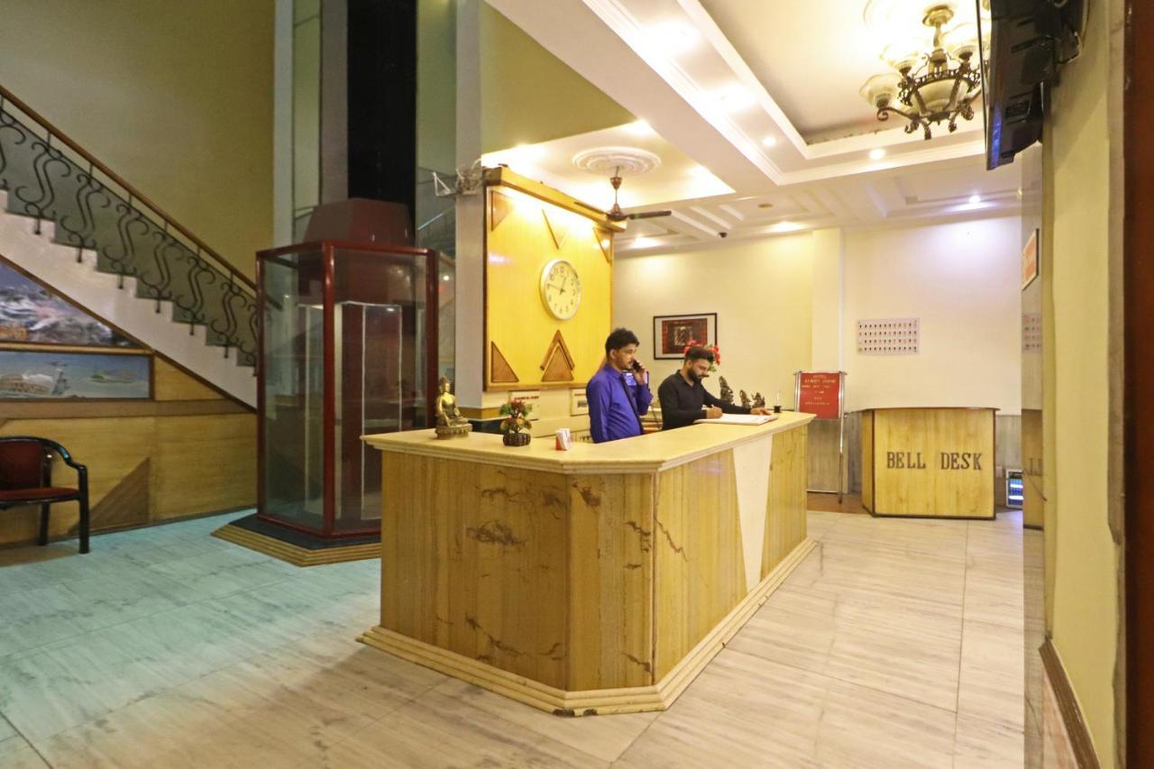 Silver Shine New Delhi - Comfort Stay Exteriör bild