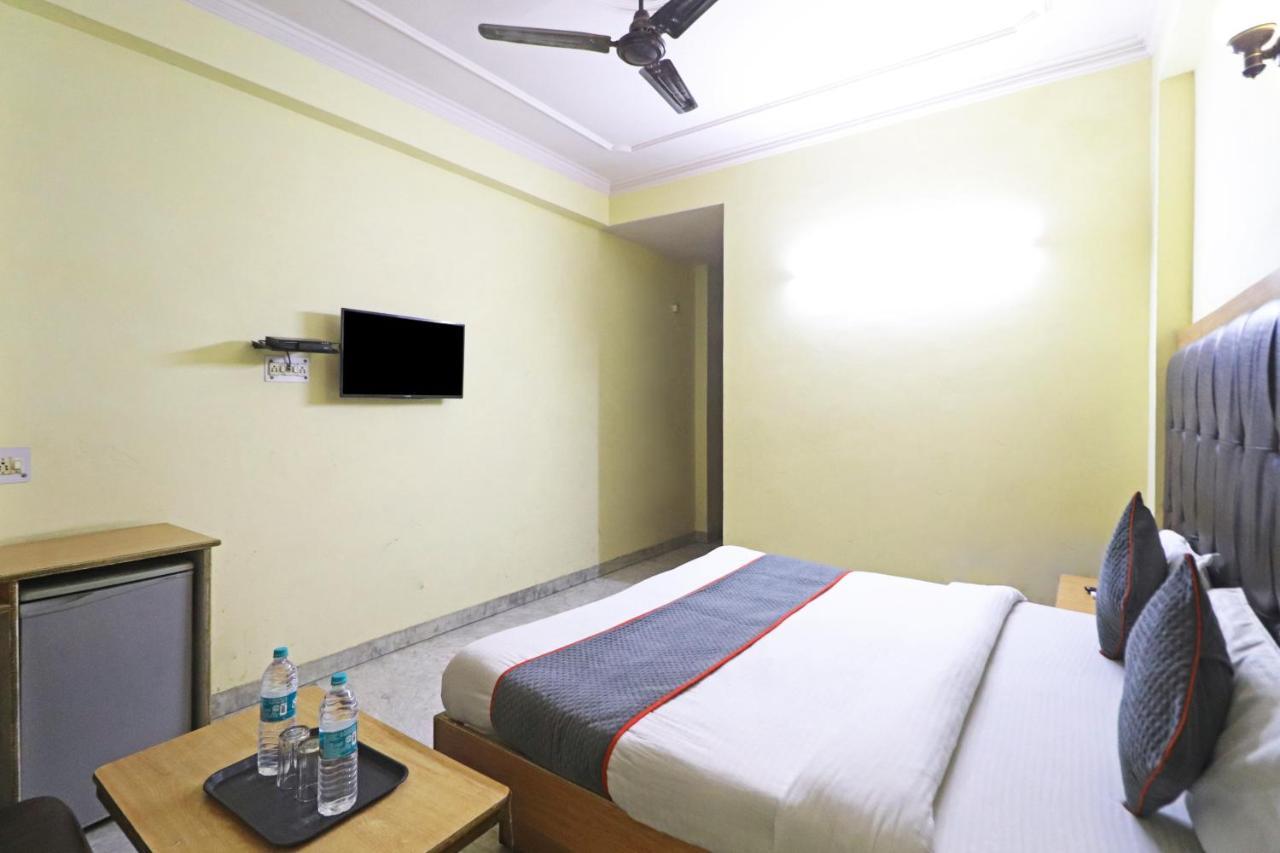 Silver Shine New Delhi - Comfort Stay Exteriör bild
