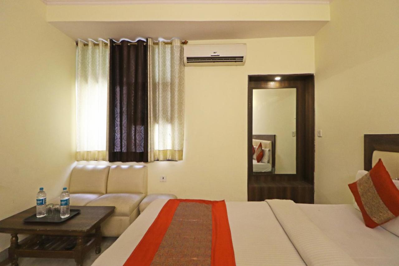 Silver Shine New Delhi - Comfort Stay Exteriör bild